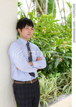 Relaxing businessman 41095202