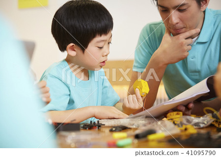 Children's Workshop Crafts 41095790