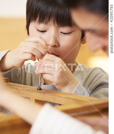 Children's Workshop Crafts 41095793