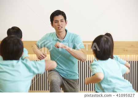 Child's workshop movement 41095827