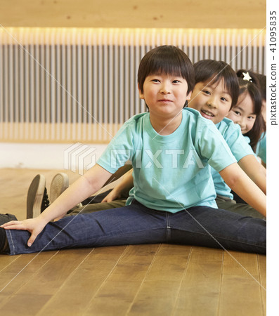 Child's workshop movement Child's workshop movement 41095835