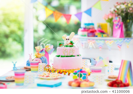 Kids birthday party decoration and cake. Kids birthday party decoration and cake. 41100006