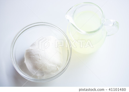 Water yogurt and whey 41101480
