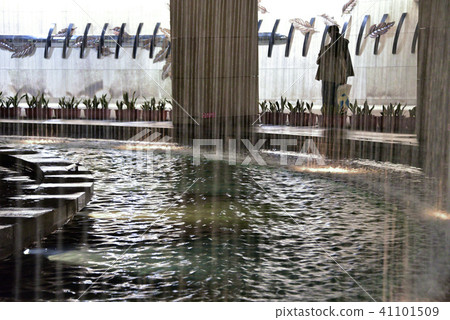 捷運大安森林公園站 41101509