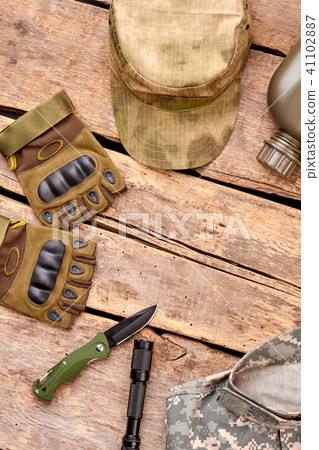 Essentials of soldier, clothes and accessories. 41102887