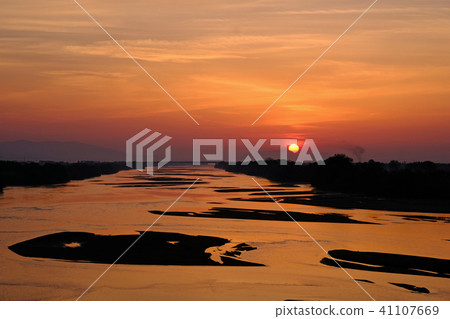 Hii河的朝日 41107669