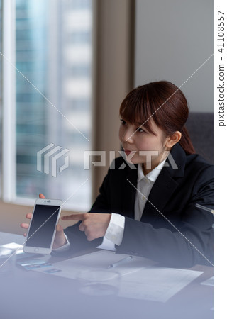 Women in recruitment suit 41108557