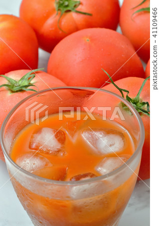 tomato juice tomato juice 41109466