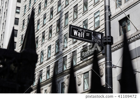 Street sign in New York Ciy. Walls street and Broadway. Street sign in New York Ciy. Walls street and Broadway. 41109472