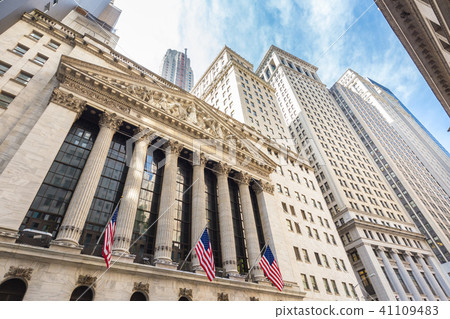 Exterior of New york Stock Exchange, Wall street, lower Manhattan, New York City, USA. 41109483