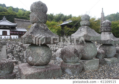 Yuin佛寺的石塔·石佛 Yuin佛寺的石塔·石佛 41109515