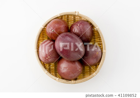 passion fruit  41109852