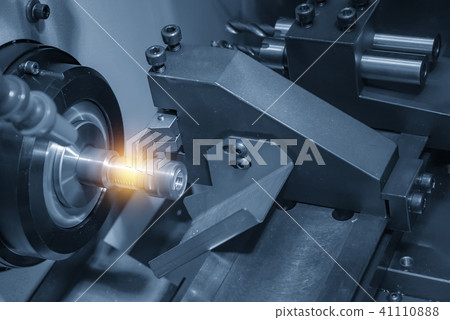 The CNC lathe or turning machine  41110888