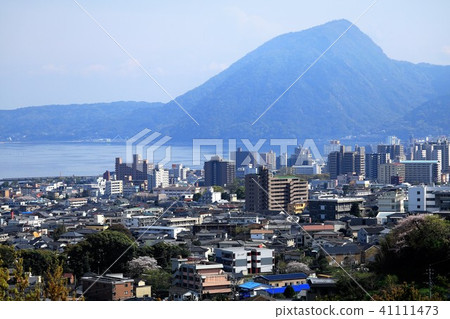 別府市和高崎山的城市景觀 41111473