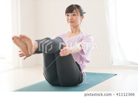 做普拉提的女人 做普拉提的女人 41112366