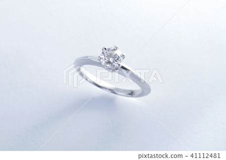 A ring 41112481