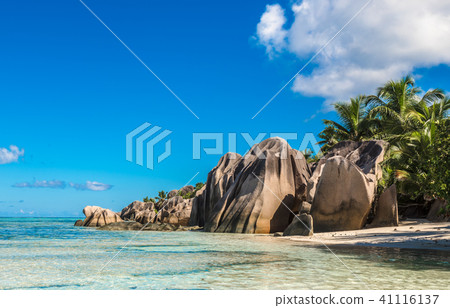Tropical island beach, La Digue, Seychelles 41116137