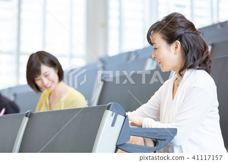 Businessman seminar taking qualification examination qualification examination office casual business scene Businessman seminar taking qualification examination qualification examination office casual business scene 41117157
