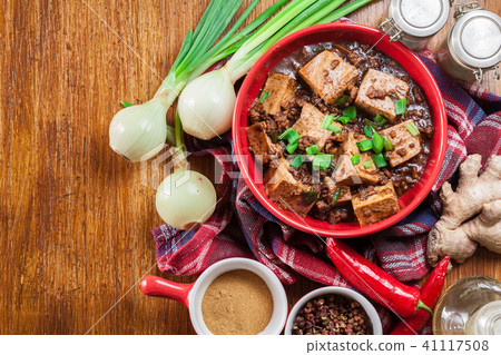 Mapo Tofu - sichuan spicy dish Mapo Tofu - sichuan spicy dish 41117508