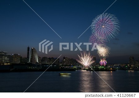 港口的橫濱開幕節光束景觀 港口的橫濱開幕節光束景觀 41120667