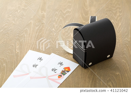 一個書包 41121042