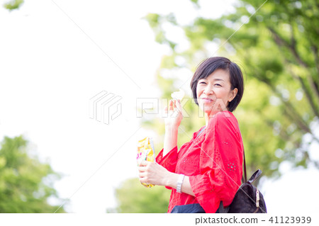 Mother's Day couple's day Mother's Day couple's day 41123939