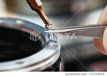 Repair broken photo camera in service 41124629