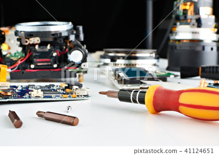 Screwdriver in workplace service engineer 41124651