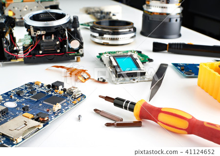 Screwdriver in workplace service engineer 41124652