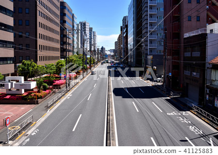 從Minami Shinagawa人行天橋看見的第一Keihin 從Minami Shinagawa人行天橋看見的第一Keihin 41125883