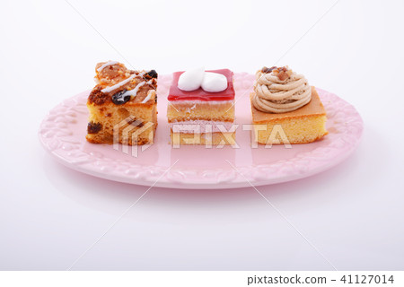 A tasty cake A tasty cake 41127014