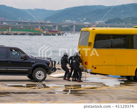 反恐演習 41129374