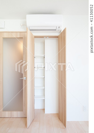 Storage (same pose of opening and closing) Storage (same pose of opening and closing) 41130052