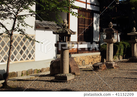 Stone lantern (Mika Shrine Shrine) Stone lantern (Mika Shrine Shrine) 41132209