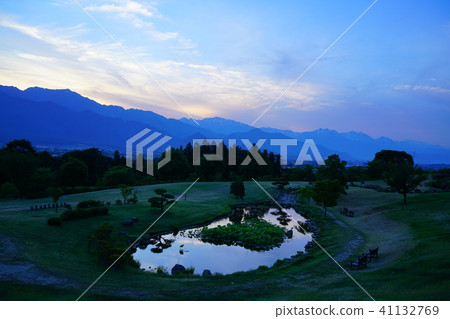 安曇野的黃昏：池田工藝公園藍色時刻北崎坂井田池鎮 41132769