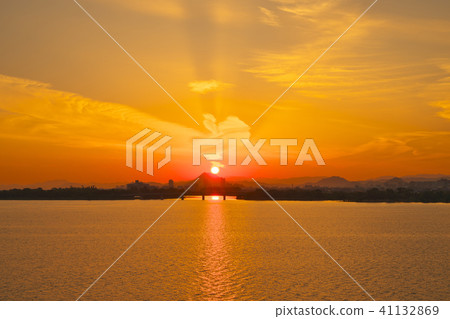 琵琶湖的日出 41132869