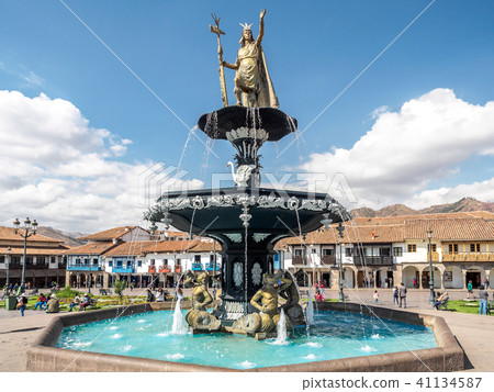 Statue of Pachacuti at the Plaza de Armas of Cusco Statue of Pachacuti at the Plaza de Armas of Cusco 41134587