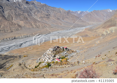 An overhead picture of a key gum like a key village fortress in Spirit Valley, Himalayan mountainous area in India An overhead picture of a key gum like a key village fortress in Spirit Valley, Himalayan mountainous area in India 41135005
