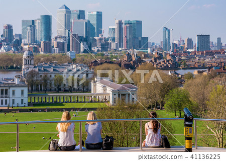 People sitting at the top of Greenwich park People sitting at the top of Greenwich park 41136225