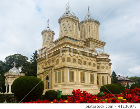 Cathedral in romanian city 41136975
