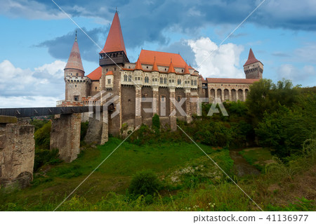 Image of Corvin Castle on the mountain 41136977
