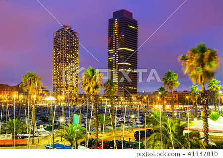 night view of new seaside of Barcelona - center of nightlife night view of new seaside of Barcelona - center of nightlife 41137010