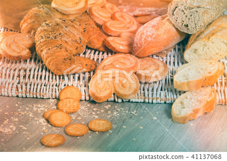Various bakery products on rattan mat Various bakery products on rattan mat 41137068
