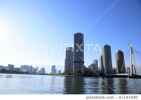 Sumida river in fine weather (fall) 41143490