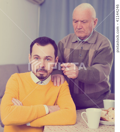 Father and son arguing 41144246