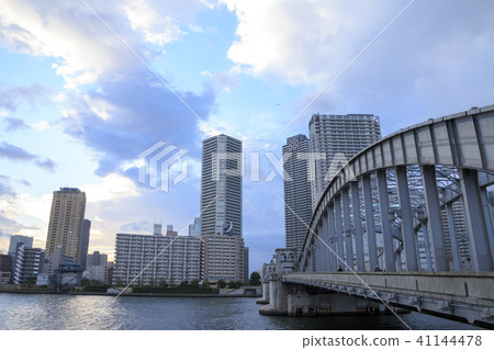 Sumida river in fine weather (fall) Sumida river in fine weather (fall) 41144478