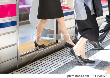 Train Foot part shooting cooperation · Keio Electric Railway Co., Ltd. 41150076