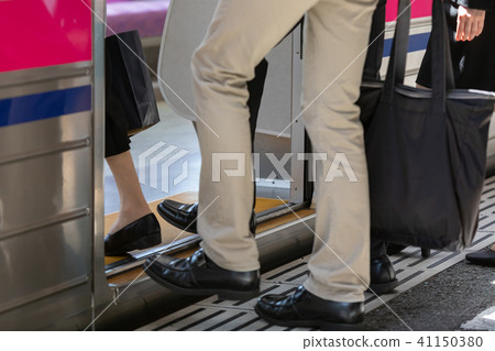 Train Foot part shooting cooperation · Keio Electric Railway Co., Ltd. 41150380