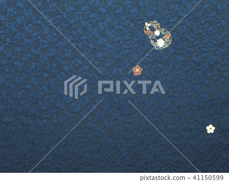 在深藍色的織物上繪製帶有花朵圓圈圖案的探戈手稿 41150599