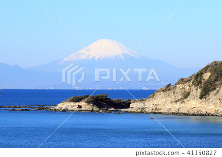 A waterside landscape (Kanagawa prefecture, Nagasakazaki, winter) A waterside landscape (Kanagawa prefecture, Nagasakazaki, winter) 41150827
